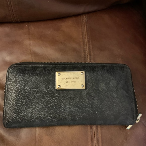 Michael Kors Black Leather Wallet - Picture 1 of 8